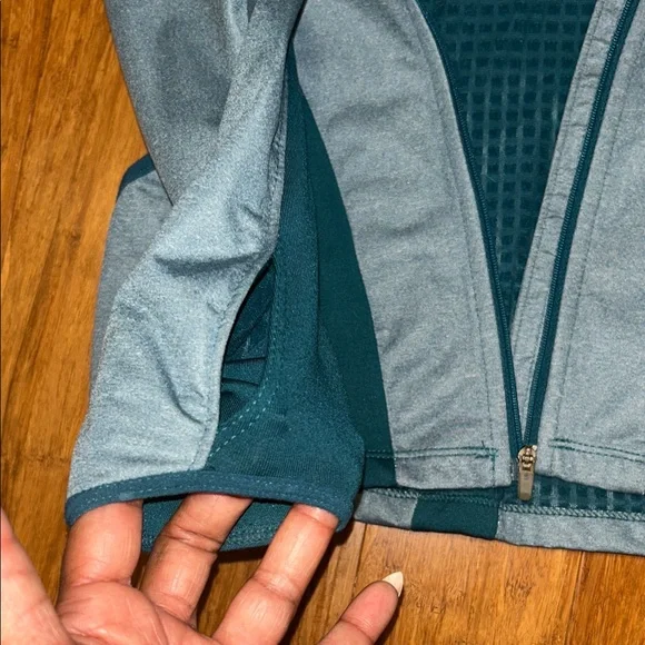 Nike Women's Gray and Teal Jacket - Picture 7 of 12